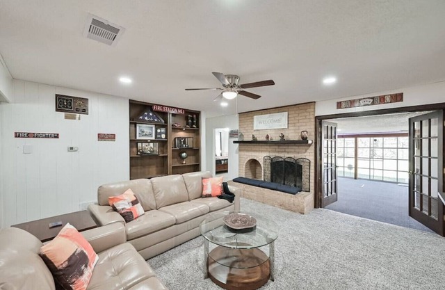 Historic 3 Bedroom Home in Heart DFW w/Gameroom+