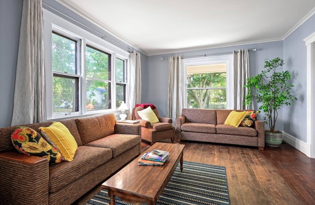 Historic 4 BR, 1.5 bath home SO close to downtown Ann Arbor!