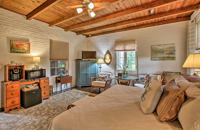 Historic Baton Rouge Vacation Rental: 6 Mi to LSU!