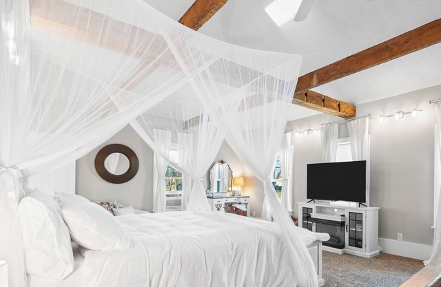 Historic charm, modern elegance, near the Pro Football Hall of Fame