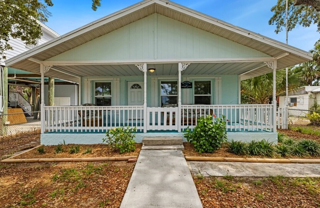 Historic cottage in quiet neighborhood