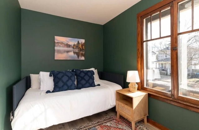 Historic Craftsman, just 8 minutes from downtown Kalamazoo.