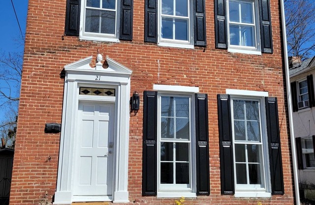 Historic Creekside Home - 2br 2.5ba - Downtown North East