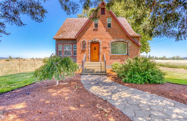 Historic Dog-friendly Home with Antiques, Near Wine Tasting