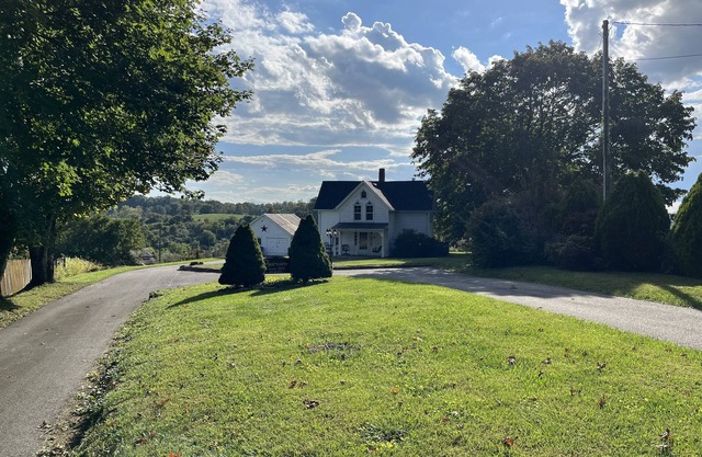 Historic farmhouse with amazing views! Close to campus, trails, and farm brewery