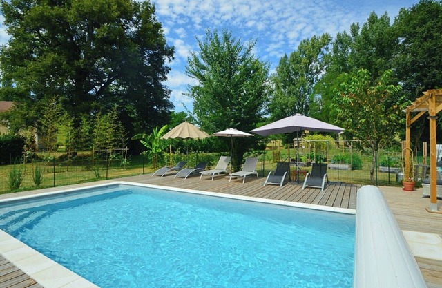 Historic Holiday Villa with pool, walking distance to the restaurants and shops of Excideuil