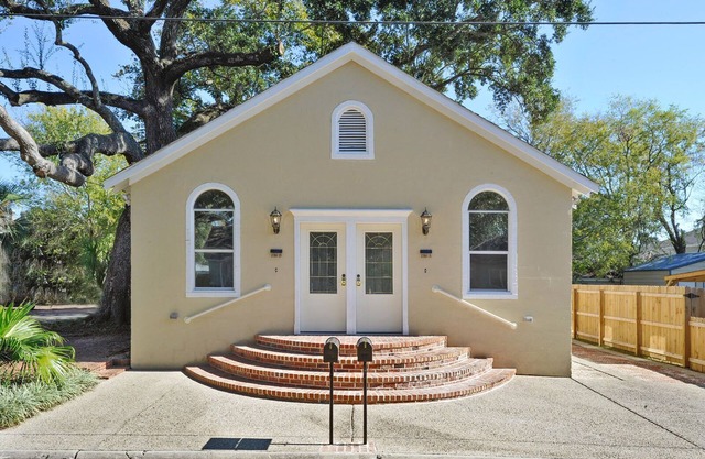 Historic Home 1 block from Beach and walk to Restaurants and Casinos!
