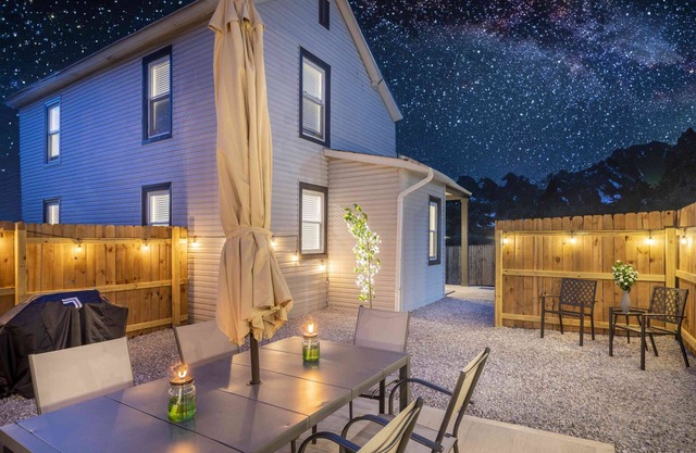 Historic Home, Perfectly Located Between The Ark and The Creation Museum.