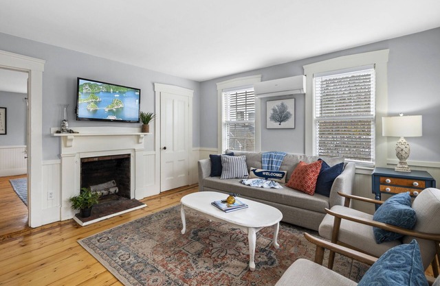Historic home with modern amenities in the heart of town, walk everywhere!