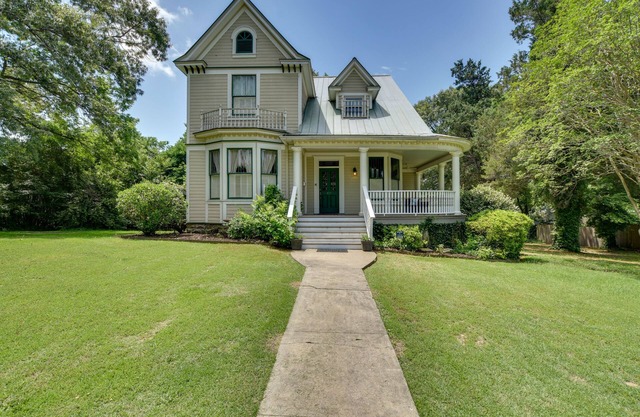 Historic Hot Springs Home < 1 Mi to Oaklawn!