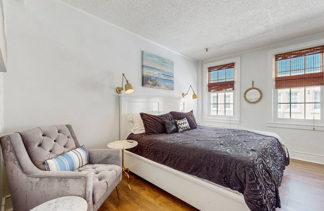 Historic hotel studio 2 blocks from beach with on-site pool and veranda