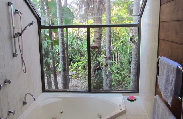 Historic Lake Russell Gallery Sanctuary - Emerald Beach