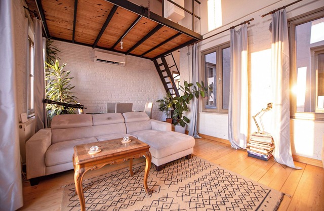 Historic Loft w/Terrace and Old Istanbul View