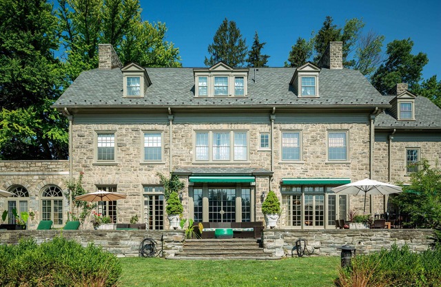 Historic Mainline 8 bdrm, 3 story Mansion, pool, basketball, badminton and more