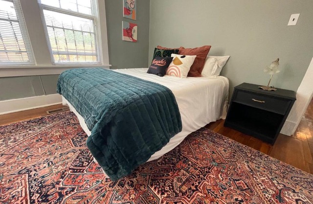 Historic Revival 2BR Midtown Memphis Fast Wifi Free Parking Yes Pets
