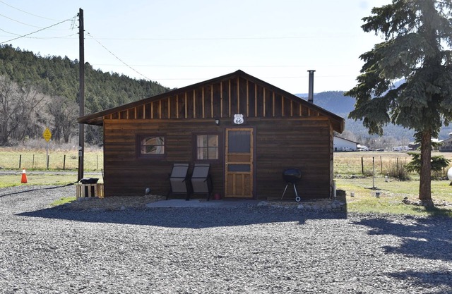 Historic Rt 66 Cabin