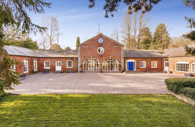 Historic rural Coach House with luxury accommodation
