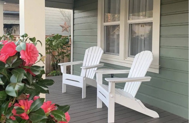 Historic Silverton Charmer - Cute, Near the Falls, Oregon Garden & Pet Friendly