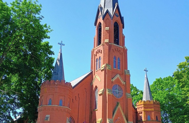 Historic St Joseph Catholic Church 2.5 blocks from Mississippi River