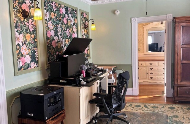 Historic Victorian Estate 4 Bed 2 Bath Fast Wifi