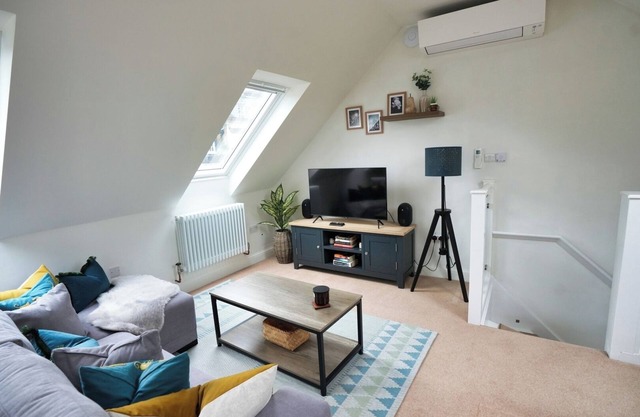 Historic Wing in Tring: Cozy and Scenic