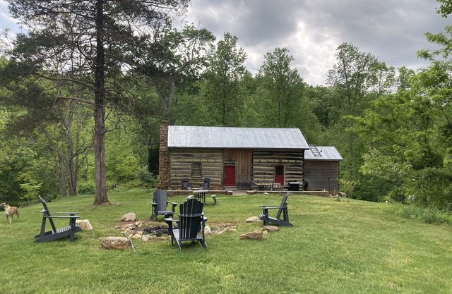 Historical Dogtrot Chestnut Log Cabin.