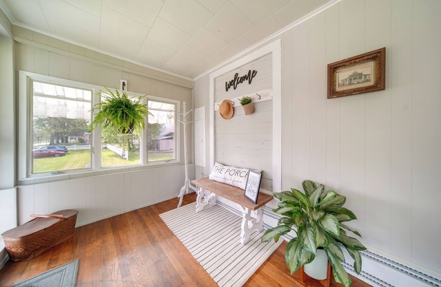 Historical Magnesia Springs Home, Near Kayaking!