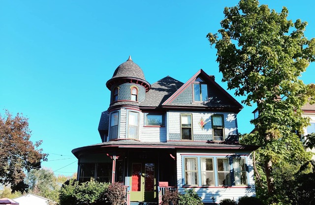 Historical Victorian in Swede Hollow