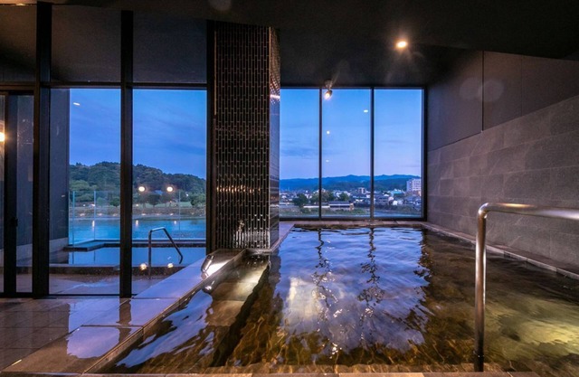 Hitoyoshi Onsen Nabeya