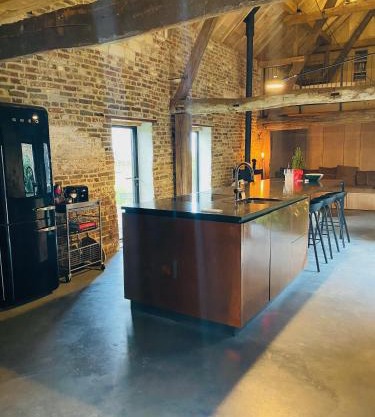 Hoeve Appartement aan de rand van Maastricht met natuurzwembad