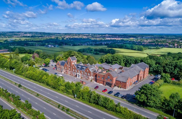 Hogs Back Hotel & Spa Nr Farnham