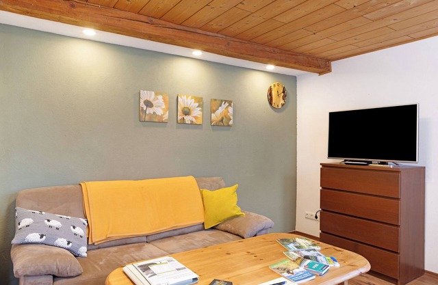 Holiday Apartment 'At the Foot of the Kreuzberg' with Wi-Fi