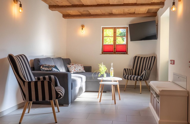 Holiday Apartment 'Lausche' with Private Terrace and Wi-Fi