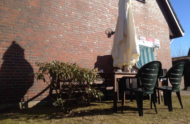 Holiday apartment with garden and TV