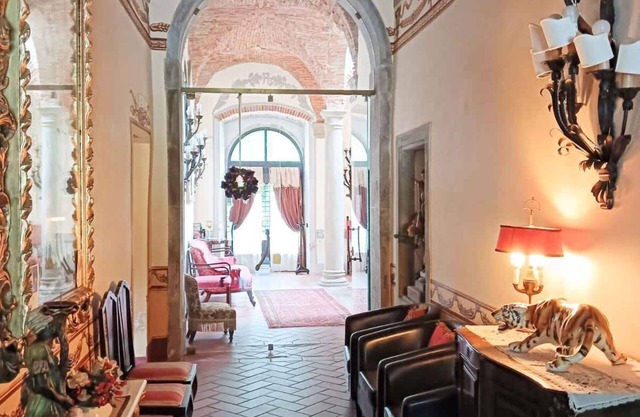 Holiday apartment with swimming pool and parking