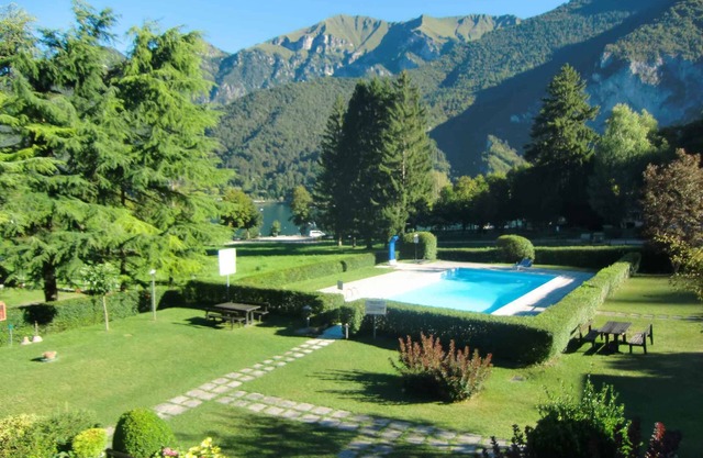 Holiday apartment with outdoor swimming pool