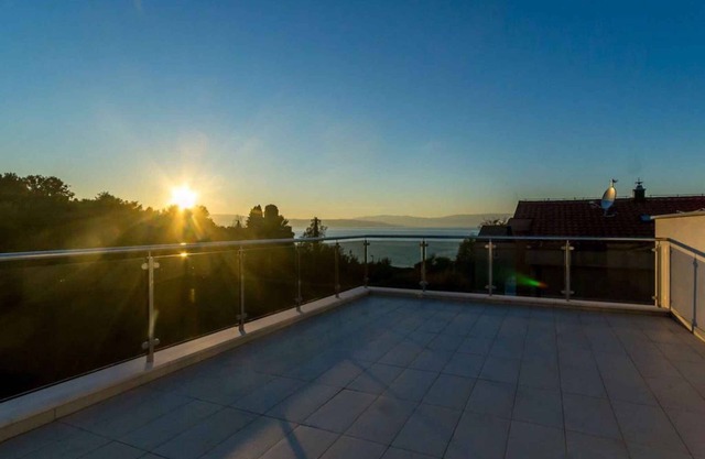 Holiday apartment 150 m from the beach