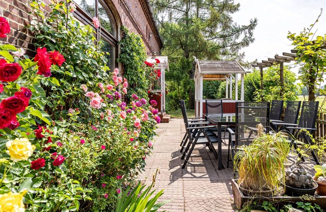 Holiday Apartment "Elbtalquartier Im Grünen" with Shared Terrace, Shared Garden & Wi-Fi