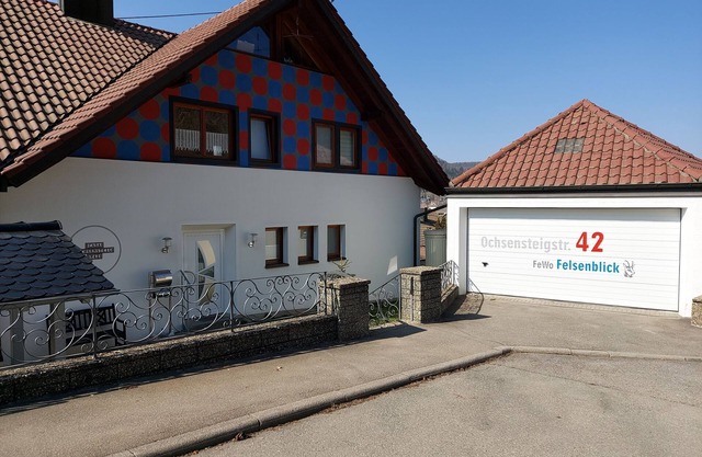 Holiday Apartment 'Felsenblick' with Balcony and Wi-Fi