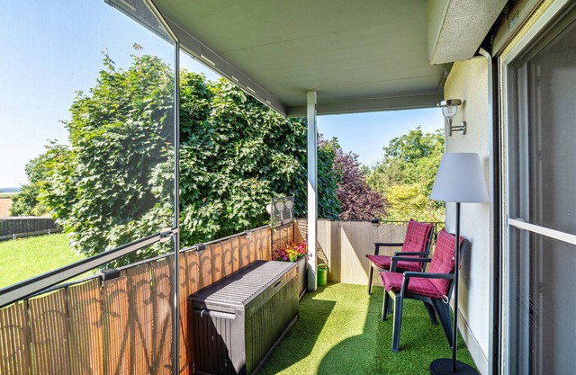 Holiday Apartment 'Ferienwohnung Burgblick' with Balcony & Wi-Fi