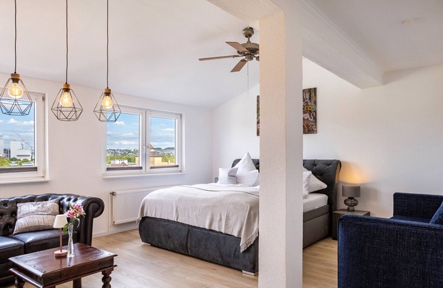 Holiday Apartment 'Grimms Suite' with Balcony, Wi-Fi and Air Conditioning
