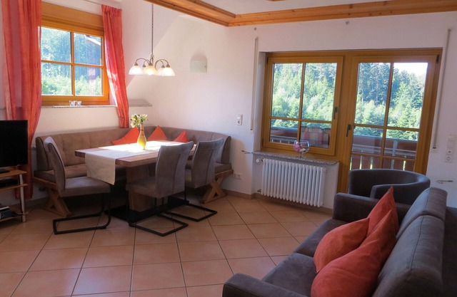 Holiday Apartment 'Herrschaftssitz' with Shared Terrace, Shared Garden and Wi-Fi