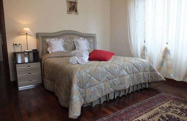 Holiday apartment Bastia Umbra for 1 - 10 persons with 4 bedrooms - Row house