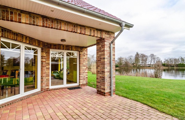 Holiday Apartment "Landromantik Mit Seeblick" with Lake View, Private Terrace & Shared Garden