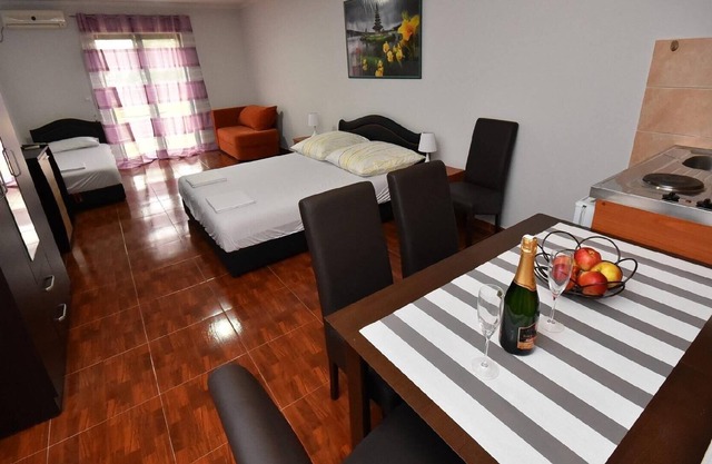 Holiday apartment Meljine for 1 - 4 persons - Holiday apartment in one or multi-family house