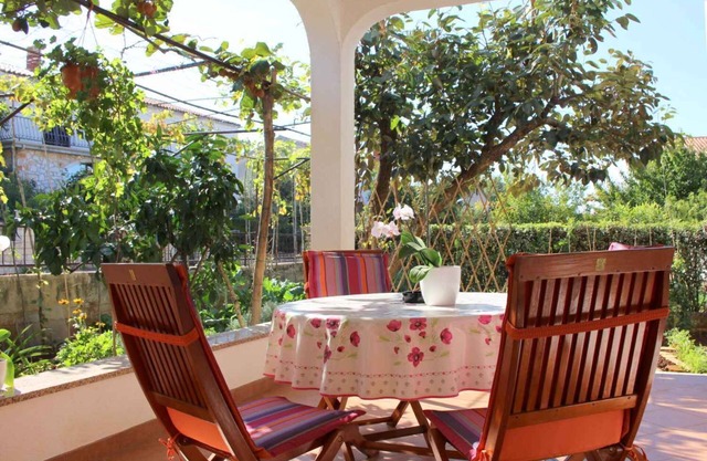 Holiday apartment mit Terrasse