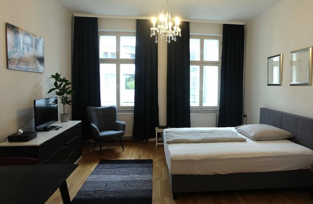 Holiday apartment Vienna for 1 - 4 persons with 2 bedrooms - Holiday apartment in one or multi-famil