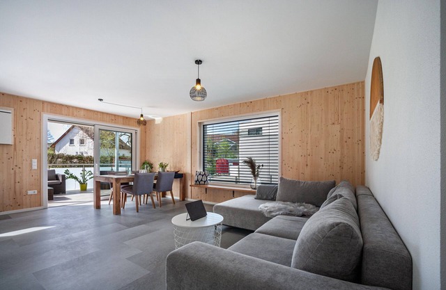 Holiday Apartment 'Wohnen an der Ach' with Private Garden, Balcony and Wi-Fi