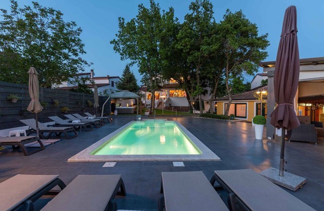 Holiday apartment with pool and air conditioning
