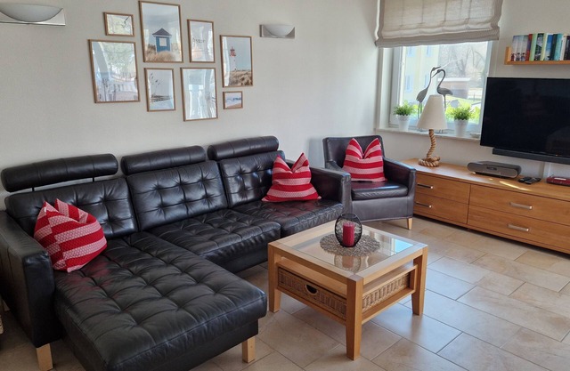 Holiday beachcomber, 50 m beach, beach chair, free Wi-Fi, 2 south-west-facing balconies